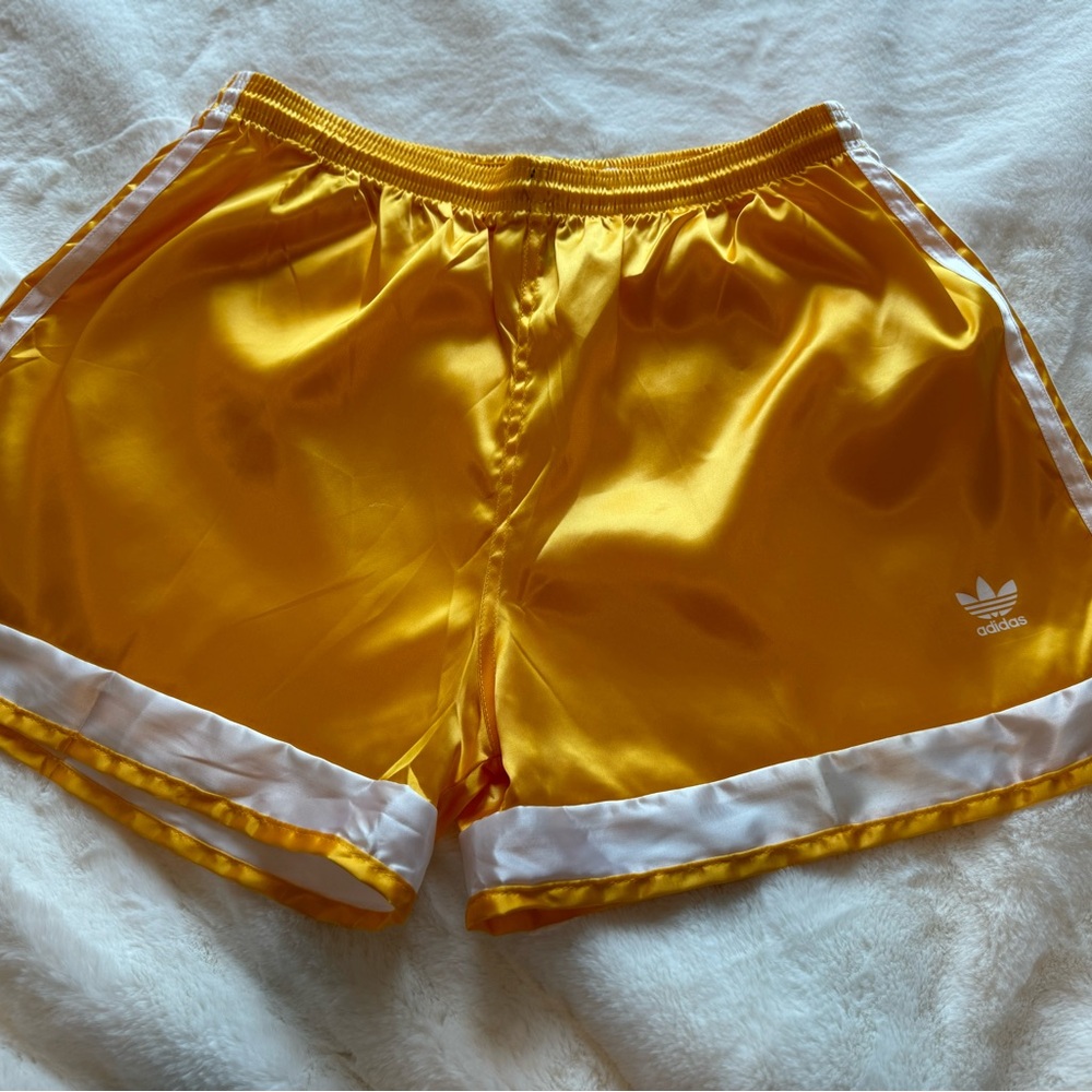 Adidas Spezial II Shorts XL yellow